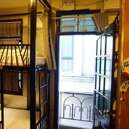 Nusmile'S Hostel And Travel Hanoi Exteriör bild