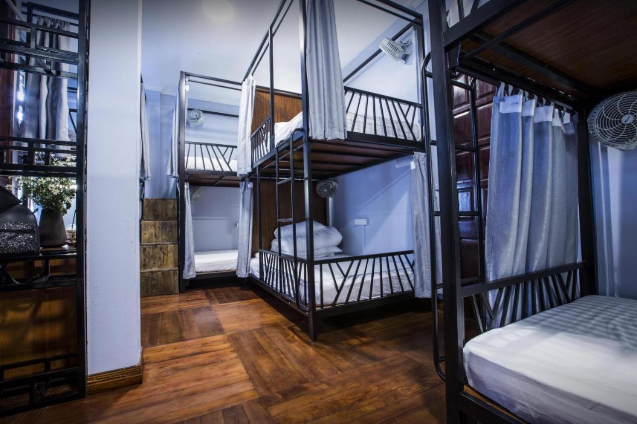 Nusmile'S Hostel And Travel Hanoi Exteriör bild
